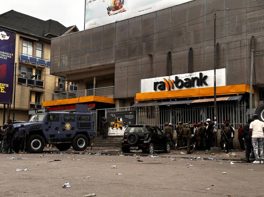Et si le Tribunal Militaire de Garnison de Kinshasa- Gombe était incompétent à juger dame Honorine PORCHE et sa bande ? (Cette réflexion a déjà été publiée au n°109/Année II, 29 octobre 2025 des brèves juridiques à Lubumbashi. Celle- ci est revue et augmentée)